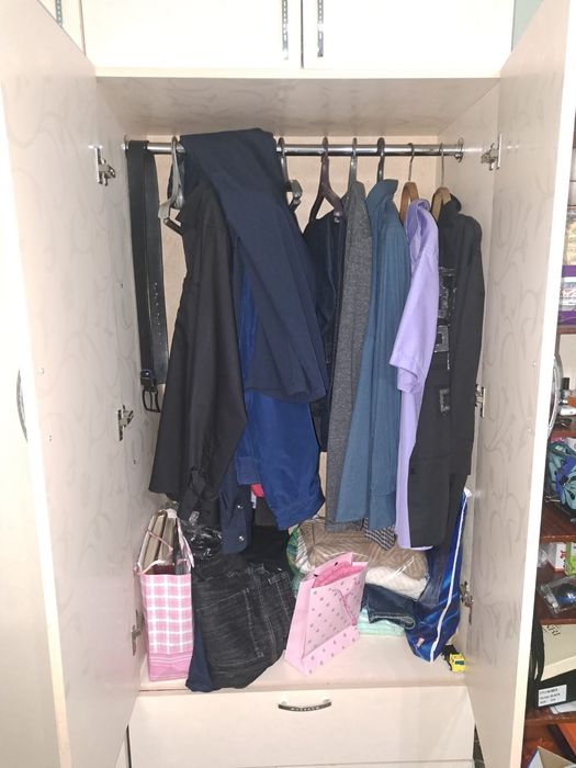 Продается Шкаф и зеркало