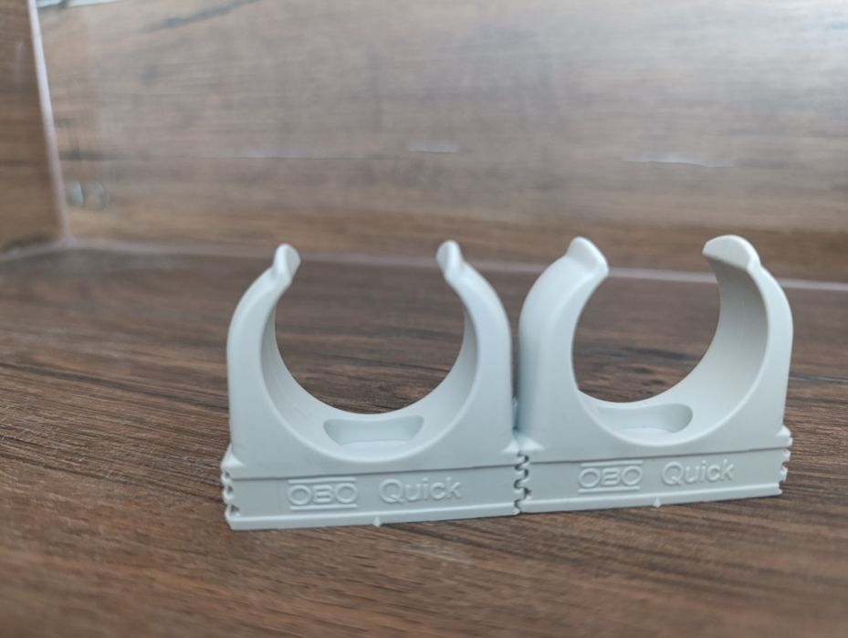 Скоба за пвц PVC тръба ф32 ОБО OBO bettermann