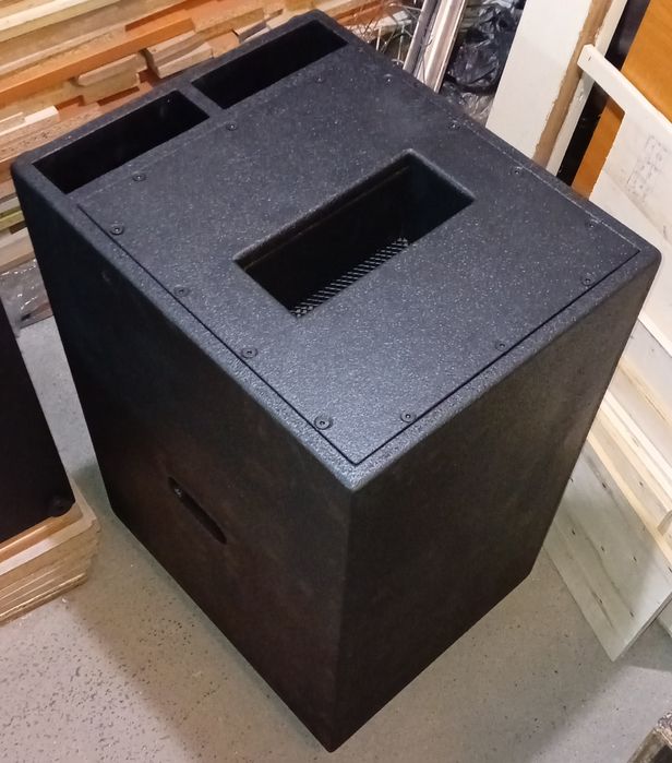 Кутия за бас каса 12", бандпас