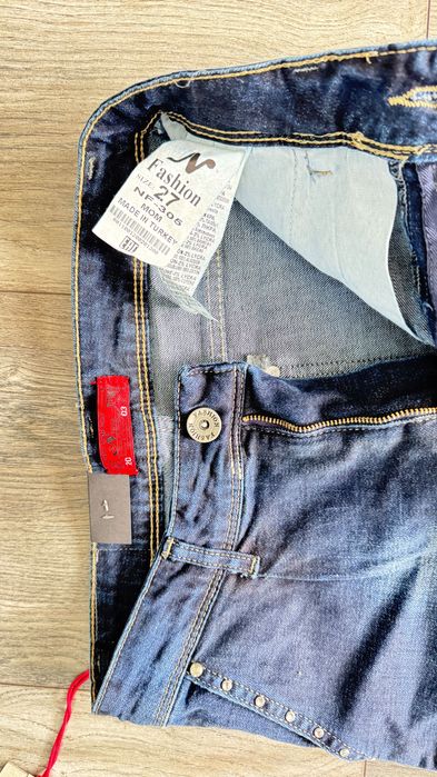 Нови дънки в цвят индиго