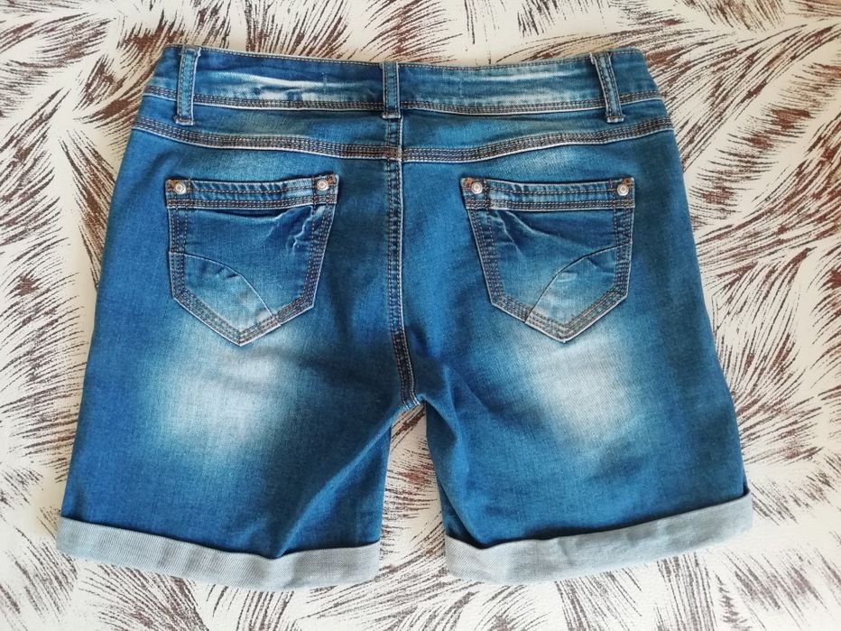 Распродажа: лейгинсы, брюки, шорты.