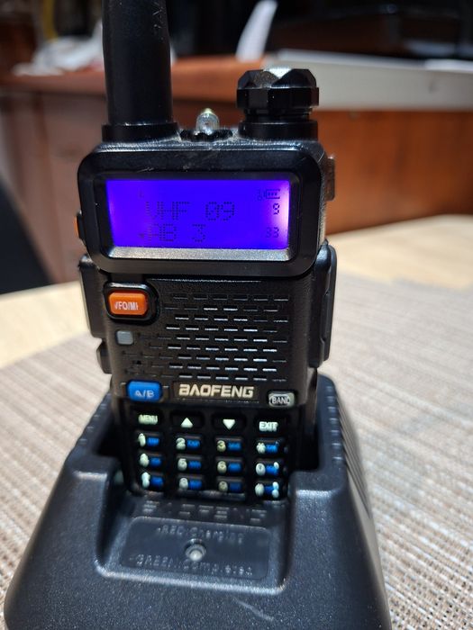 Statie Baofeng UV-5R de 5W