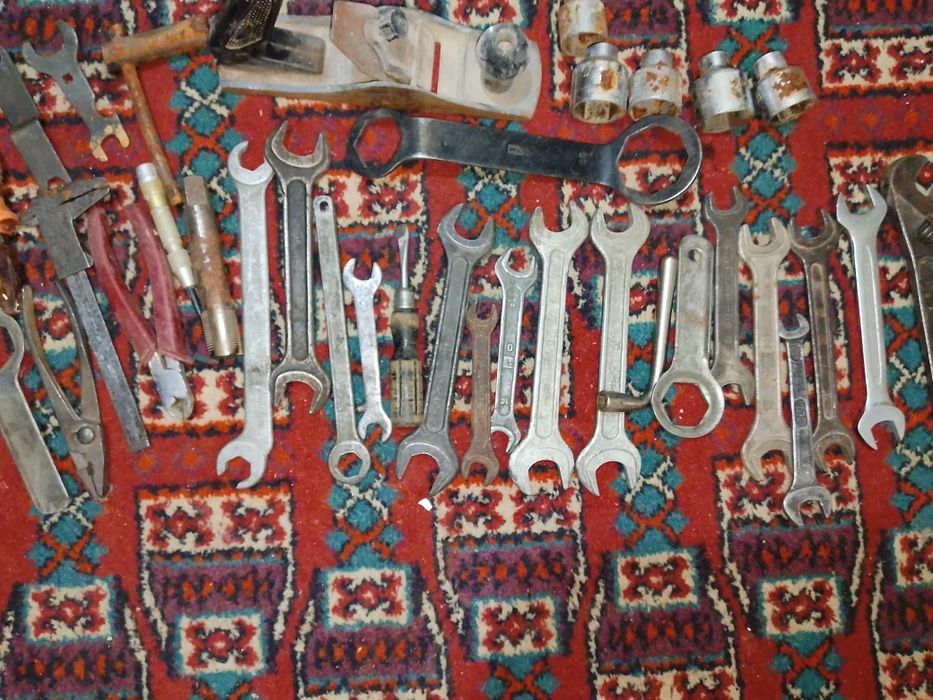 Газовые ключ и разные ключи