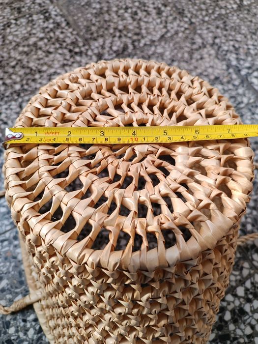 Кошница плетена и гъвкава, от лико