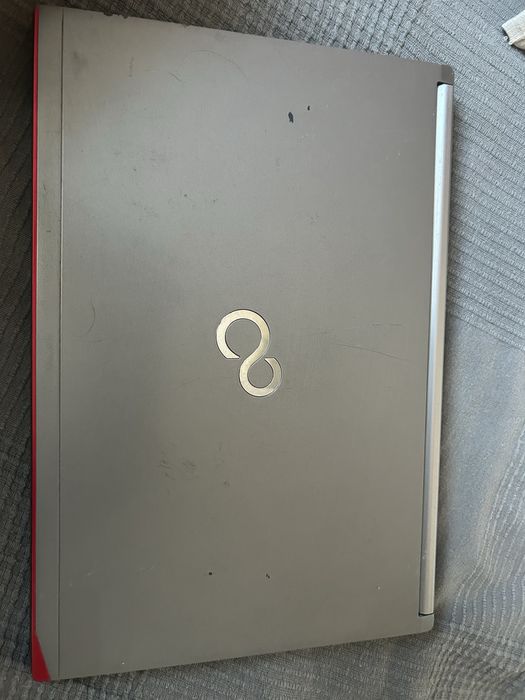 Laptop Fujitsu Lifebook E734