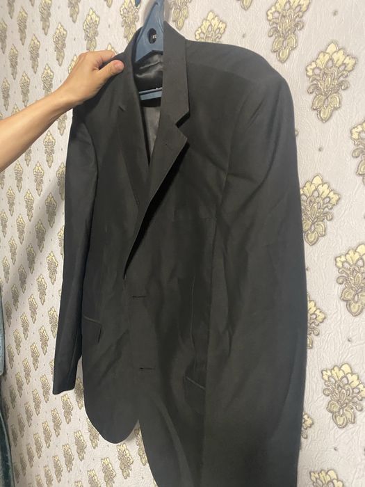 Продам костюмы новые отличные