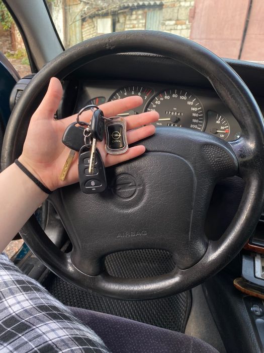 Продам Opel Omega.