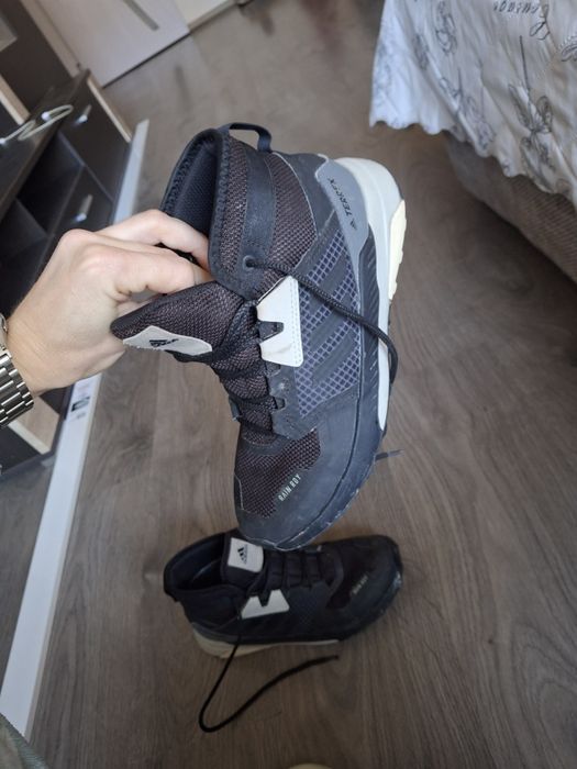 Зимни обувки адидас