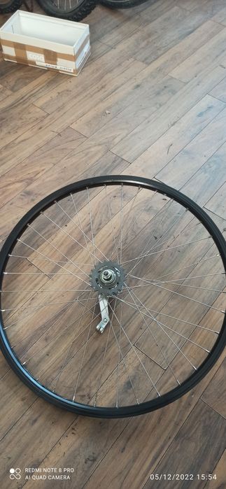 Roata 26 dublă capsată cu butuc torpedou și spițe groase