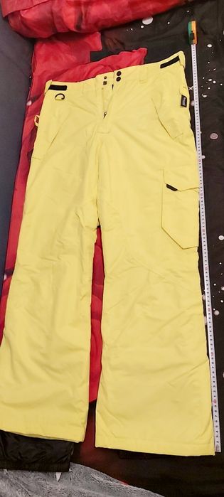 Pantaloni ski diferite dimensiuni
