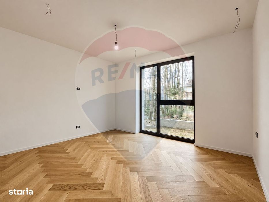Apartament parter cu 3 camere, curte proprie in inima padurii - Sinaia