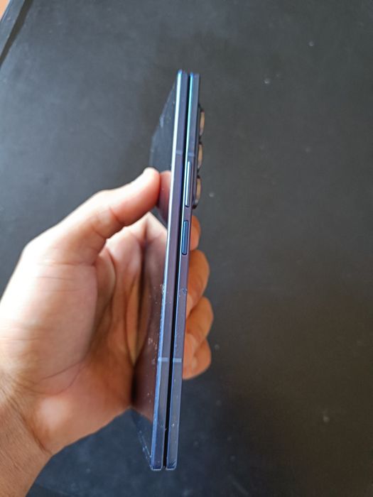 Samsung Galaxy Z Fold7 256 GB – Full Box + Husă + Cablu