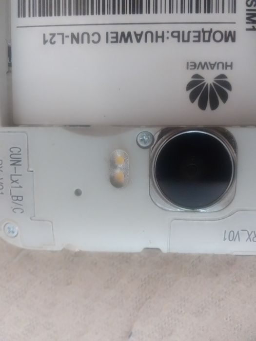2 смартфона Lenovo Huawei