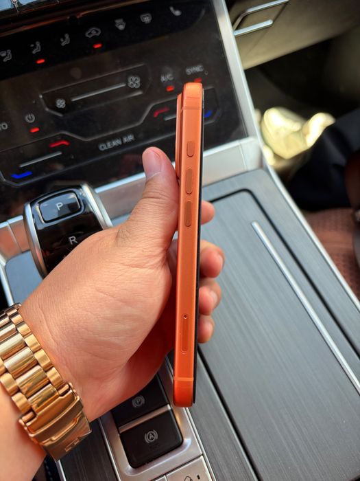 Продаю Iphone 17 pro