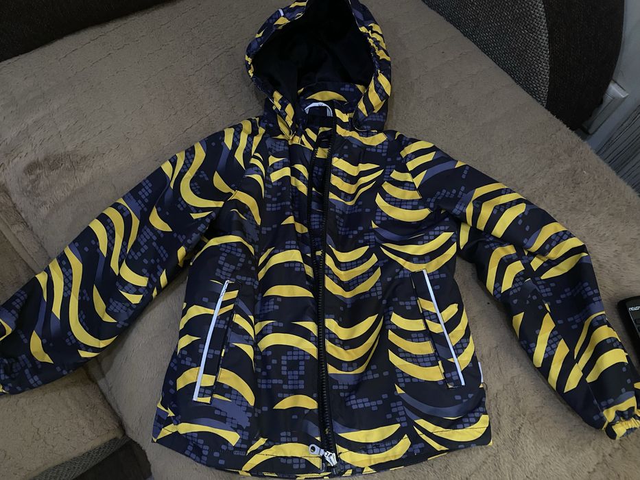 Демисезонная куртка на мальчика 7 лет