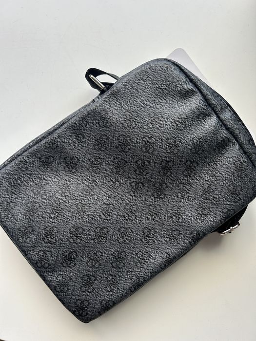 Чантичка за таблет Guess