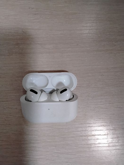 Продам наушник айрподс про оригинал