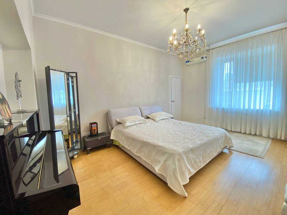4-комнатная квартира · 130 м²