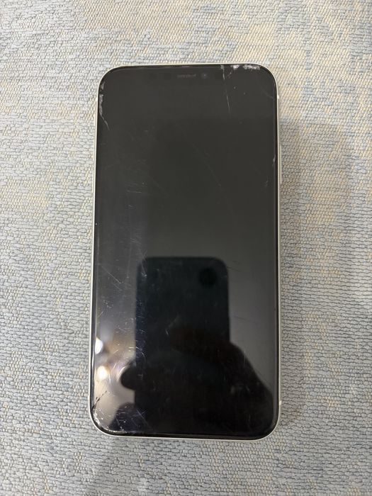iPhone 11 alb 64 Gb