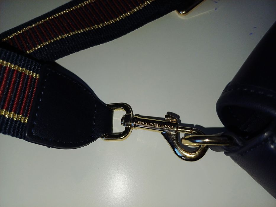 Чанта  Tommy Hilfiger дълга дръжка