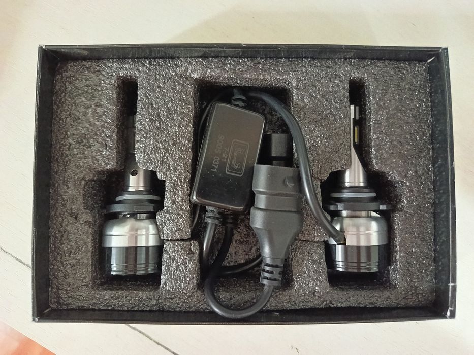 Продам лед лампы H11  ( почти новые)