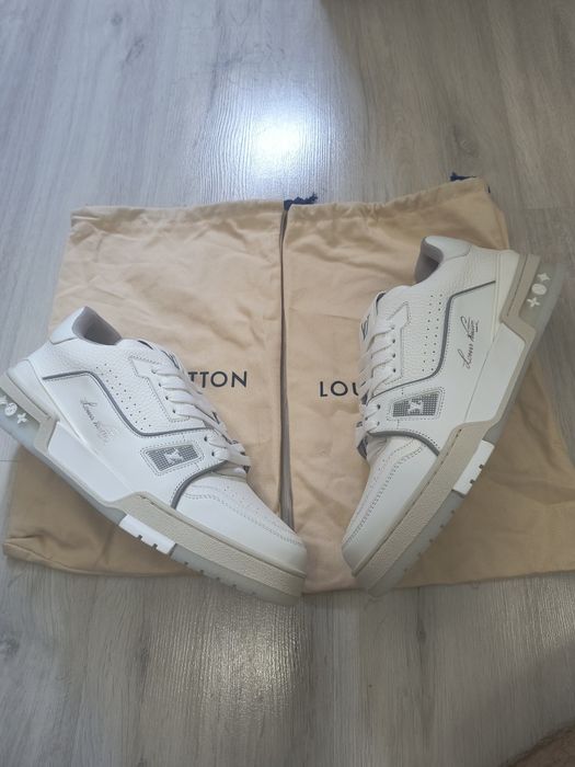 Louis Vuitton trainers white 44