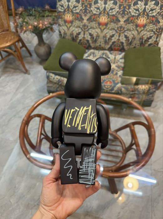 Медведь коллекционный  bearbrick
