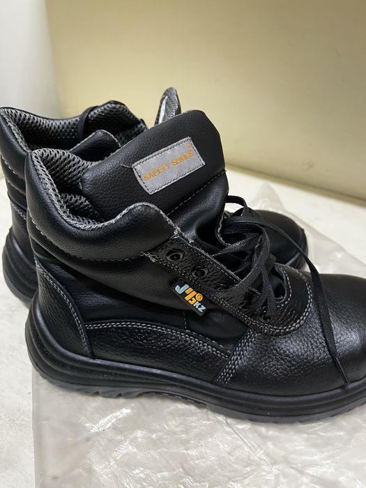 Рабочый ботинка