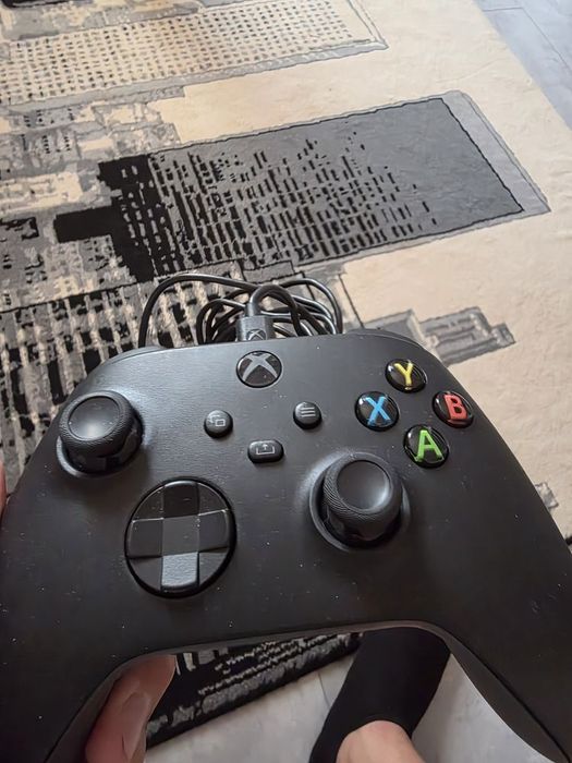 2 manete xbox series s/x negre impecabile cu acumalotori
