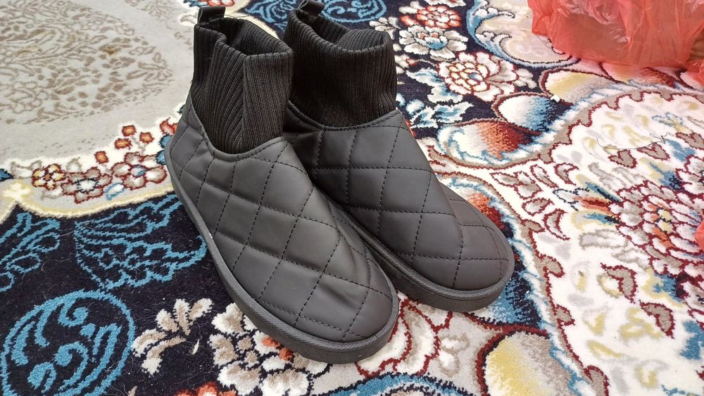 Qishki Qalin va Sifatli Yomğir Qor õtkazmaydigan oyoq kiyimlar
