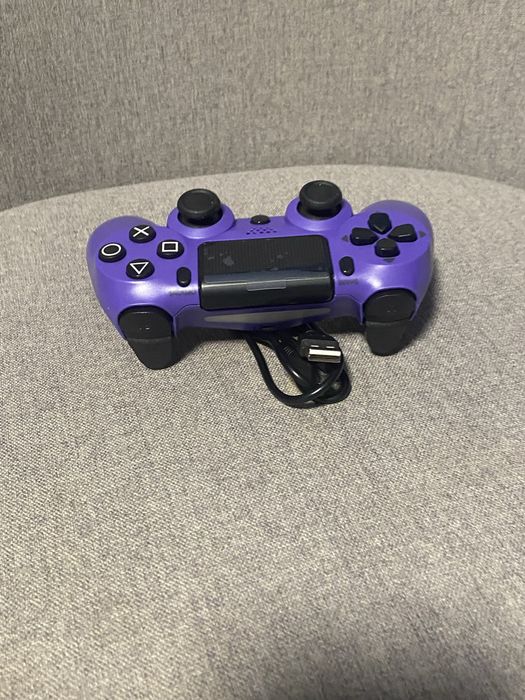 !!!НОВ!!! контролер за ps4 цвят лилав идва с зарядно 50%