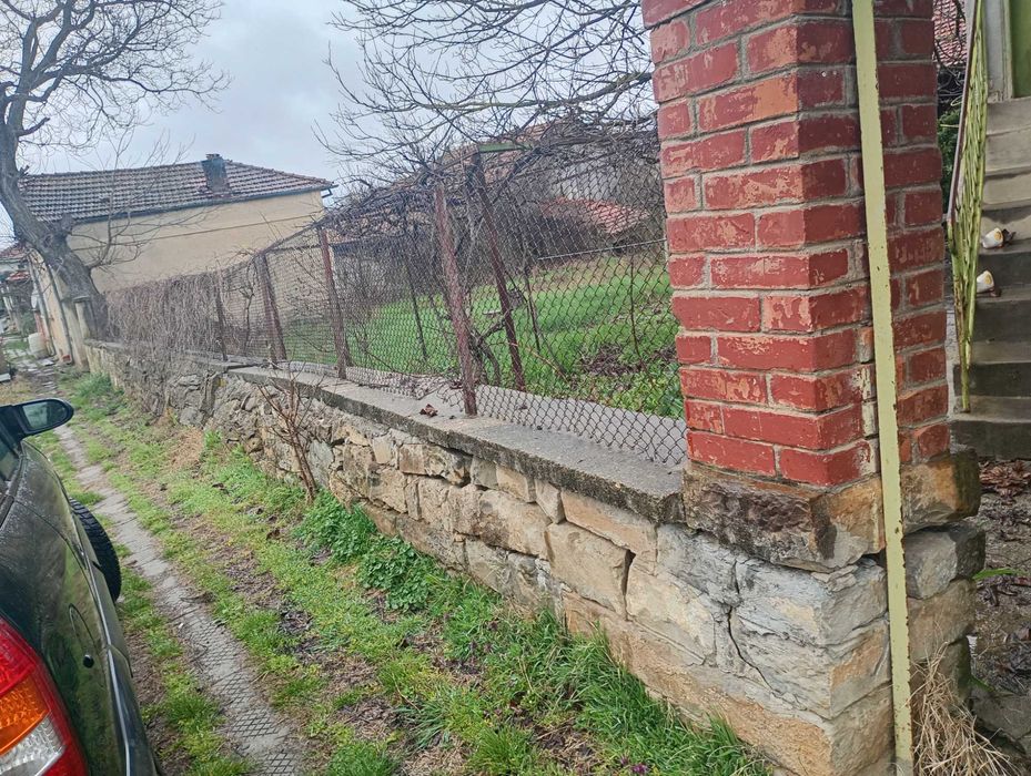 Камък от дувар по договаряне