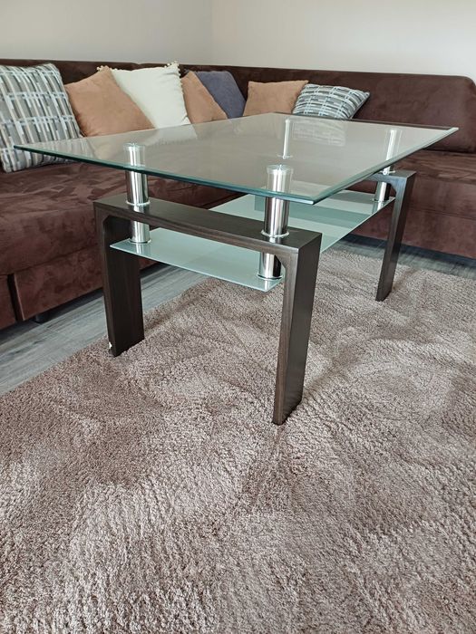 Стъклена холна маса