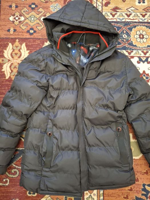 Продам куртку на мальчика