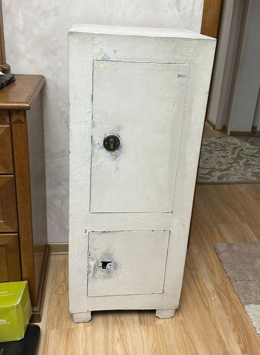 Продам металлический сейф !