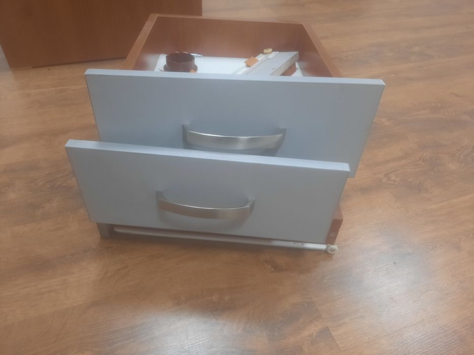 Продам стол компютерный офисный