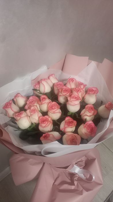 Роза гүл сатылады