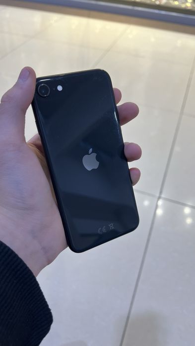 Срочно продам айфон SE 2022