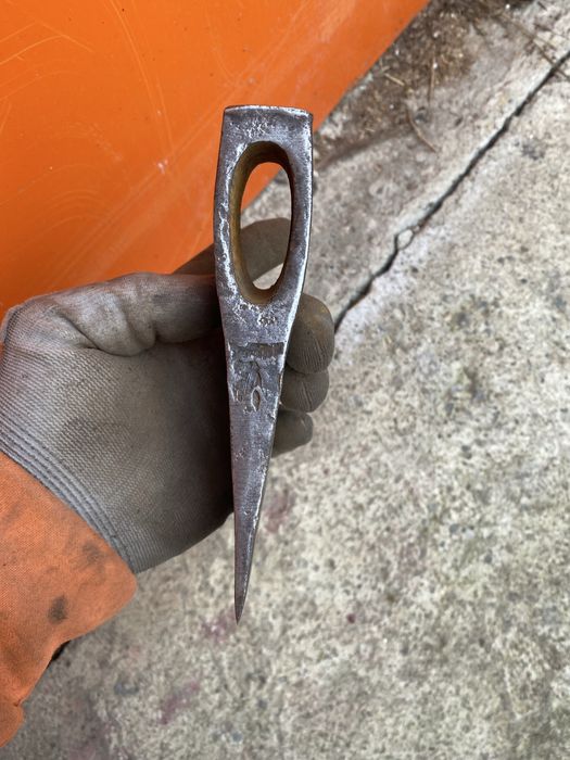 Cap topor GDR nemtesc.