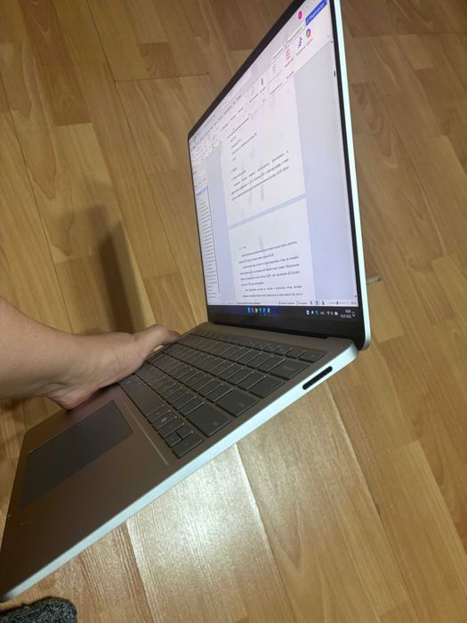 Microsoft Surface Laptop 7 13.8 макбук на windows