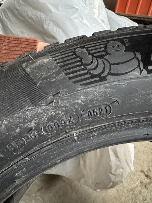 285/50/R20, Lexus LX570