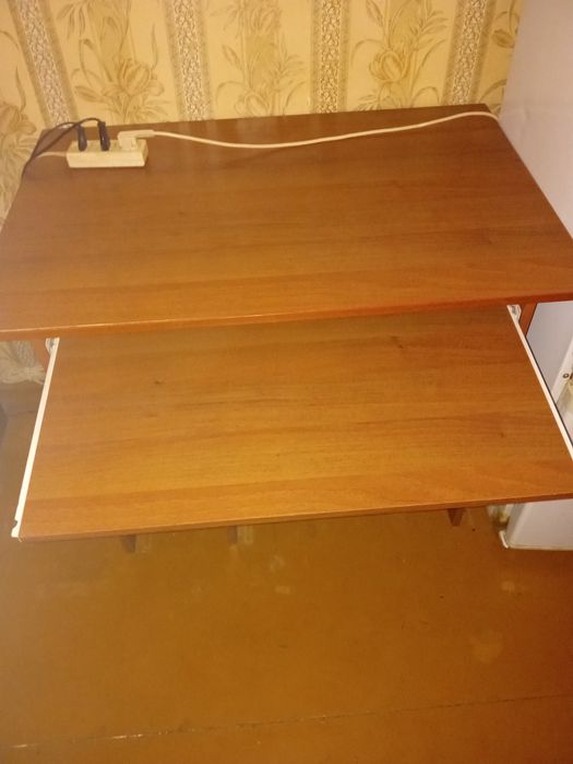 Стол компьютерный