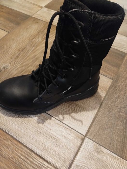 Ghete înalte impermeabile