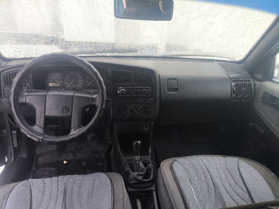 Продаю пассат б3 универсал