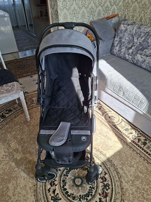 Продам коляску в отличном состояний