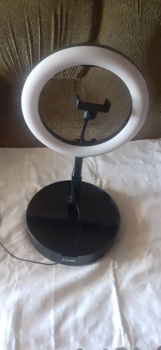 Hama ring light.
