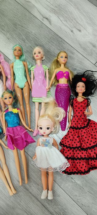 Lot păpuși Barbie 11 păpuși
