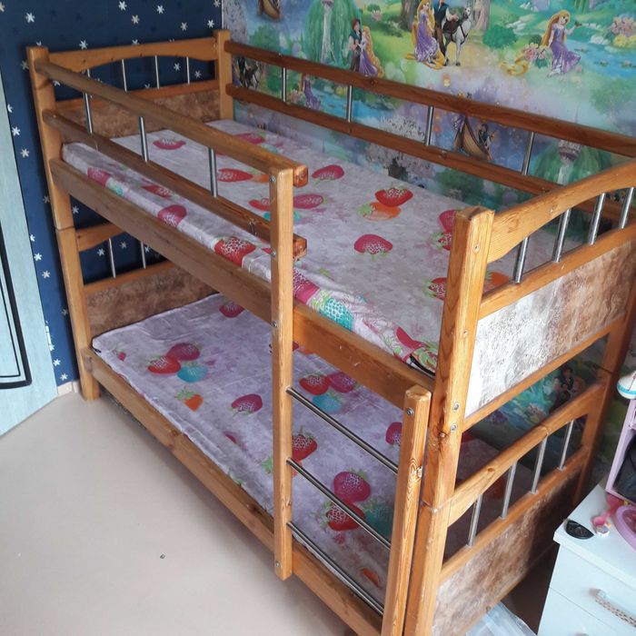 Двуярусная кровать