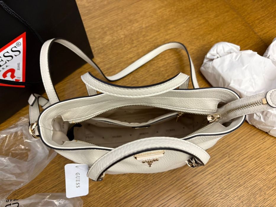 GUESS сумочка белая