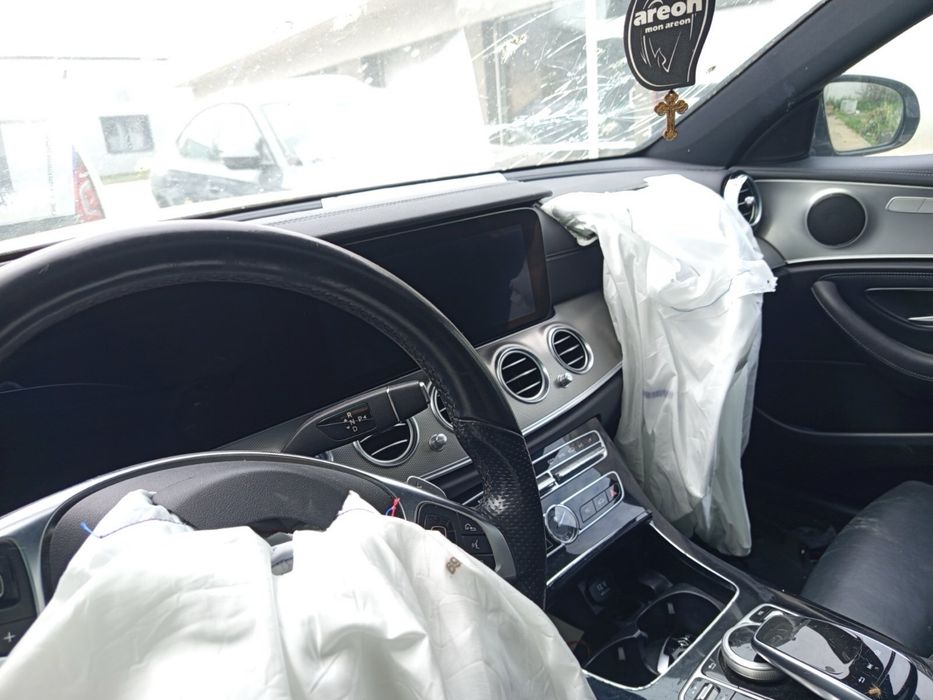 НА ЧАСТИ !! W213 e350 дизел ом642 евро 6 двигателя е на 170.000км перфектна кола